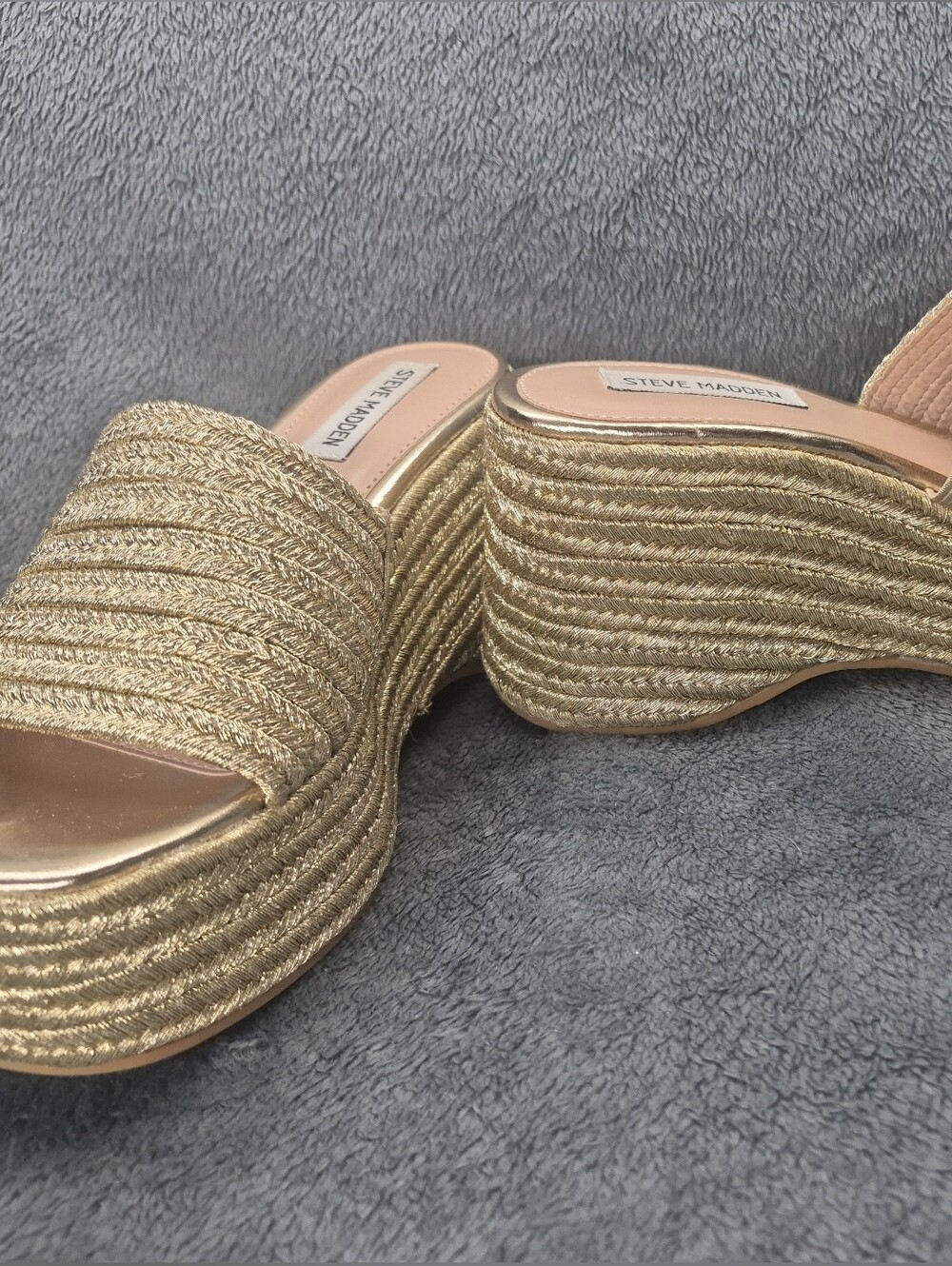 Steve Madden Realize Metallic Gold Platform Wedge Sandals 7.5 Gold Chunky